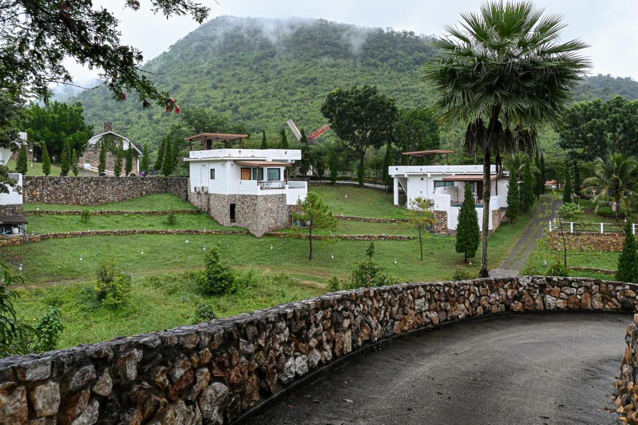Swiss Valley Hip Resort Suan Phueng Eksteriør bilde